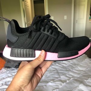 WORN 1 TIME! Women’s adidas tennis shoes